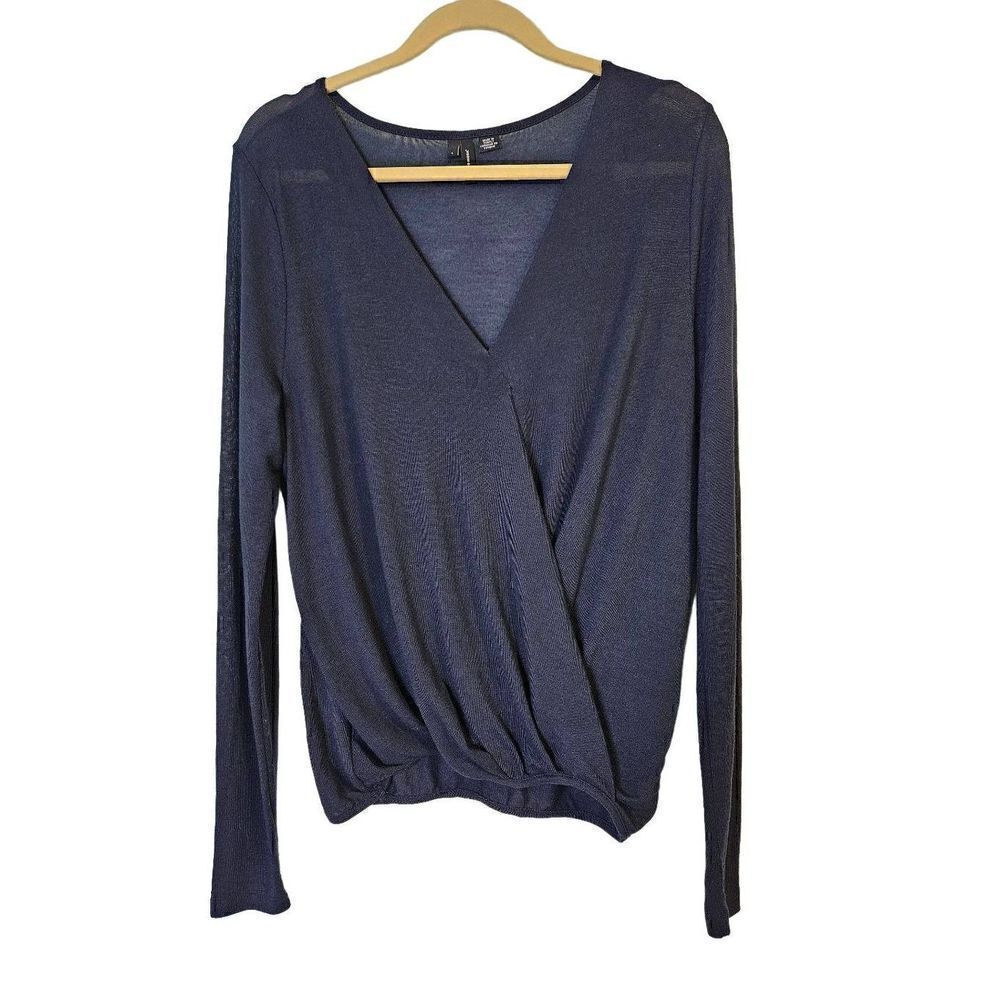 Vero Moda light weight navy blue soft knit top. Size L.